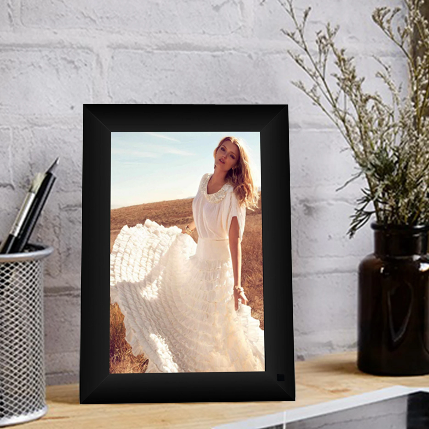 Frameo™ Digital Picture Frame