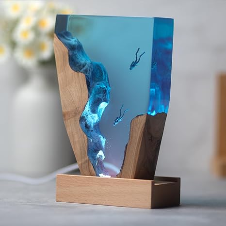 Ocean Resin Diver Lamp