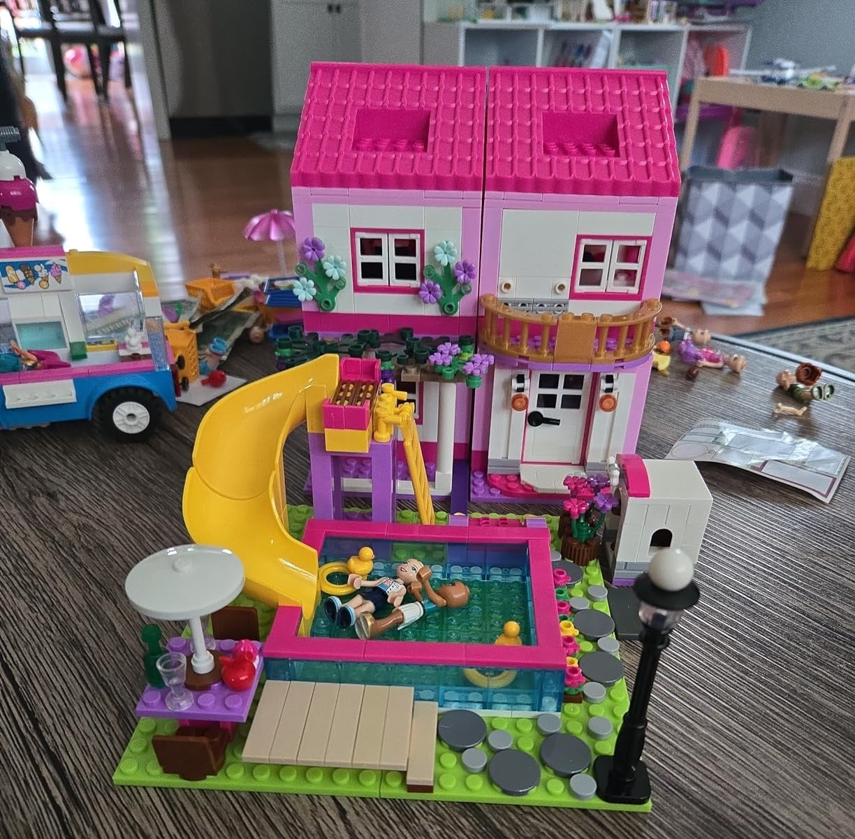 Pink Summer Villa Building Set