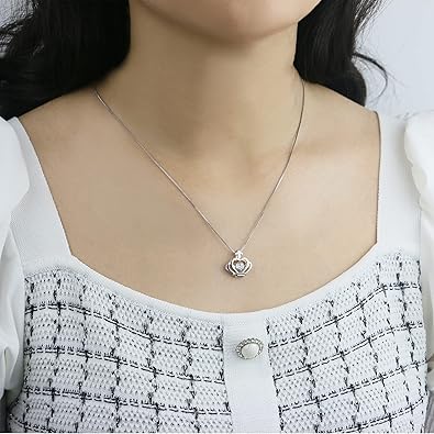 SmileBelle Daughter Crown Necklace