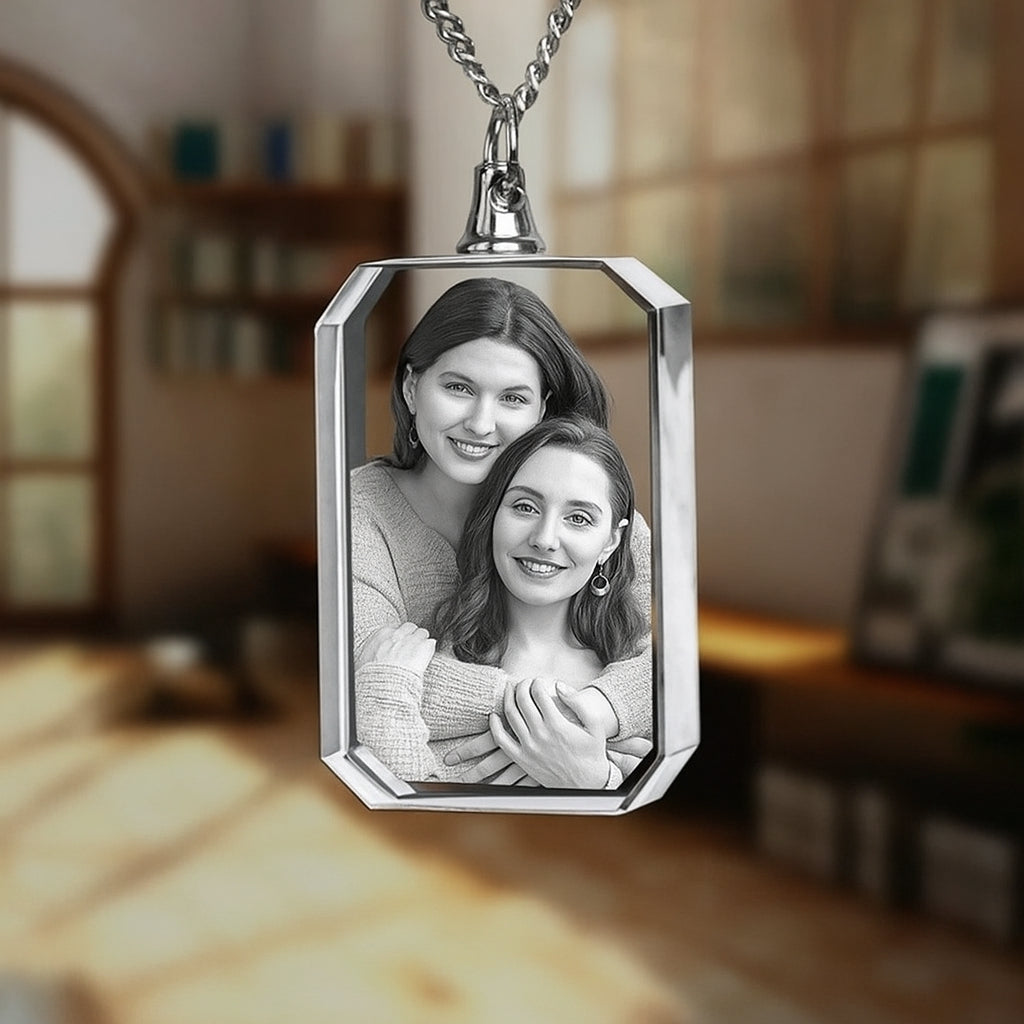 Personalized 3D Crystal Photo Necklace